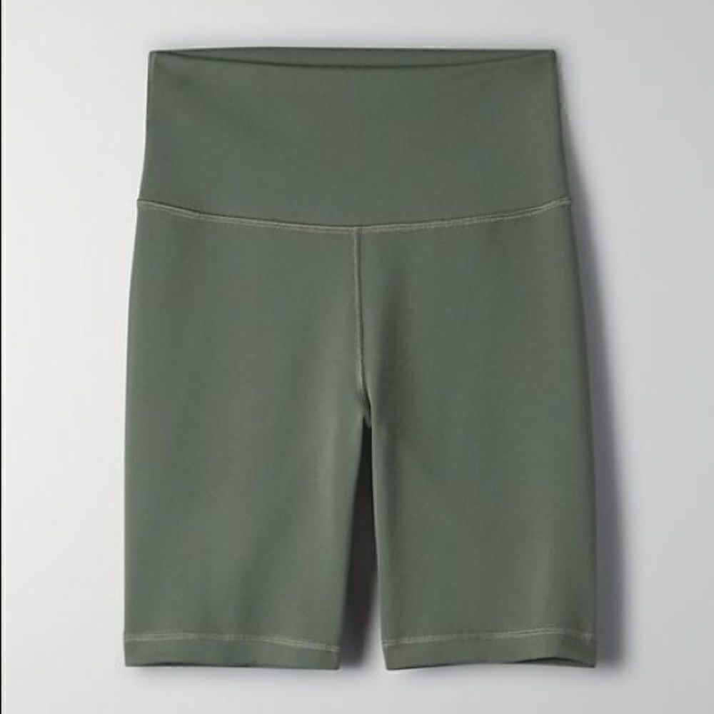 Aritzia TNALife Atmosphere Sagesse Biker Shorts